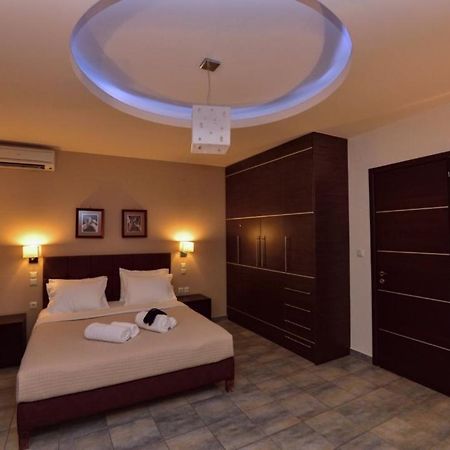 Gonis Suites Palaiochora Exterior foto