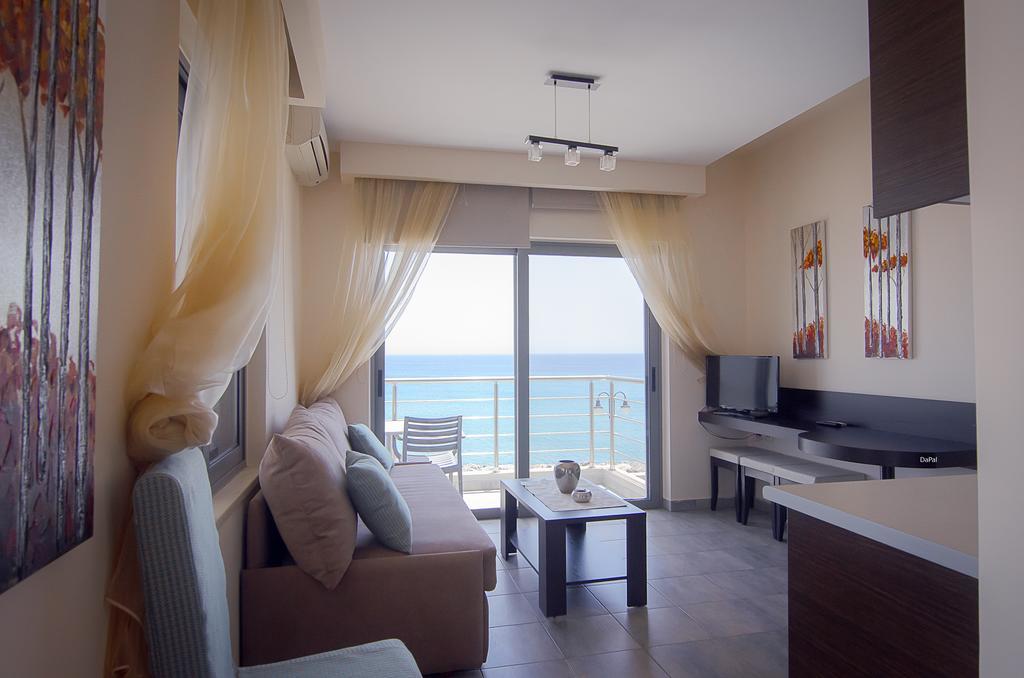Gonis Suites Palaiochora Exterior foto